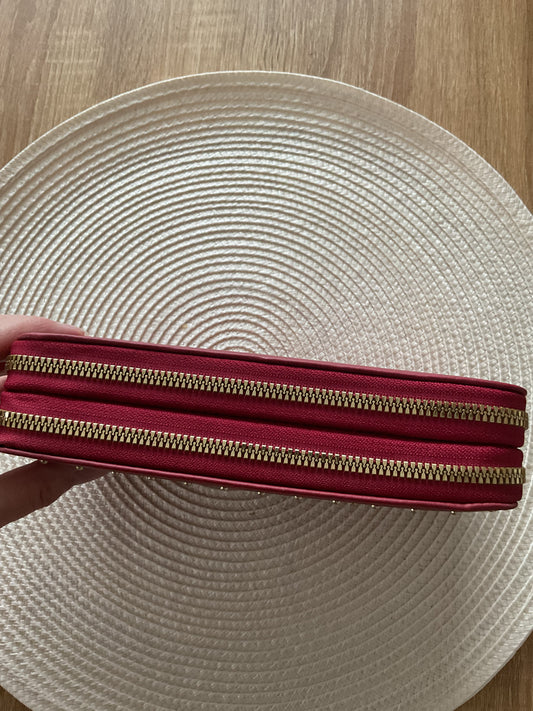 Un grand portefeuille double strasses