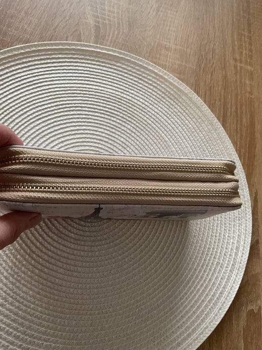 Grand portefeuille, double. Paris.